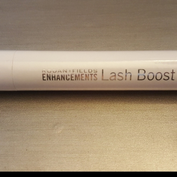 Rodan and Fields Lash Boost serum NEW - Picture 1 of 3